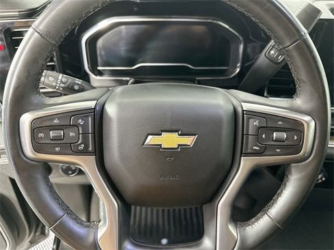Used 2023 Chevrolet Silverado 1500 LT image 18