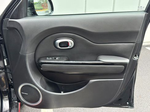 Used 2018 Kia Soul ! w/ Tech Package FWD image 38