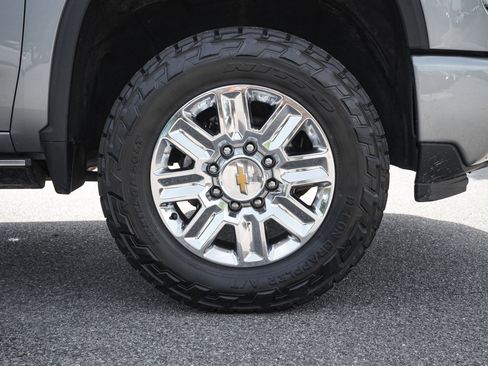 Used 2024 Chevrolet Silverado 2500 High Country w/ High Country Premium Package AWD/4WD image 13