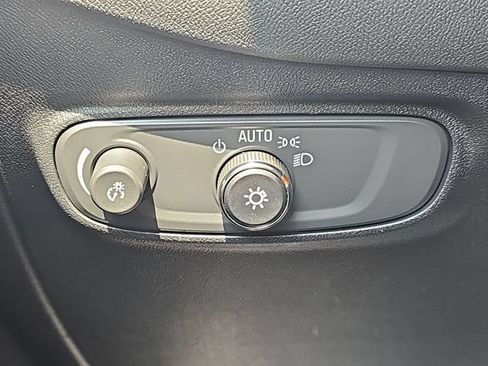Used 2024 Chevrolet Equinox LS w/ LS Convenience Package FWD image 20