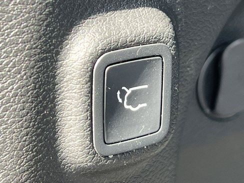 Used 2019 Jeep Cherokee Limited w/ Trailer Tow Group AWD/4WD image 32
