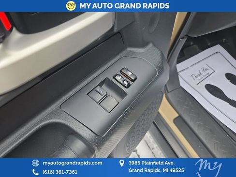 Used 2014 Toyota FJ Cruiser 2WD image 20