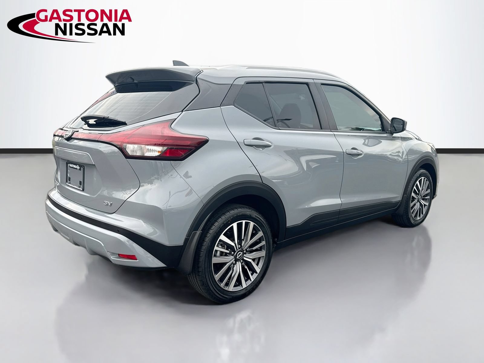 Used 2022 Nissan Kicks SV w/ Interior Electronics Package FWD image 9