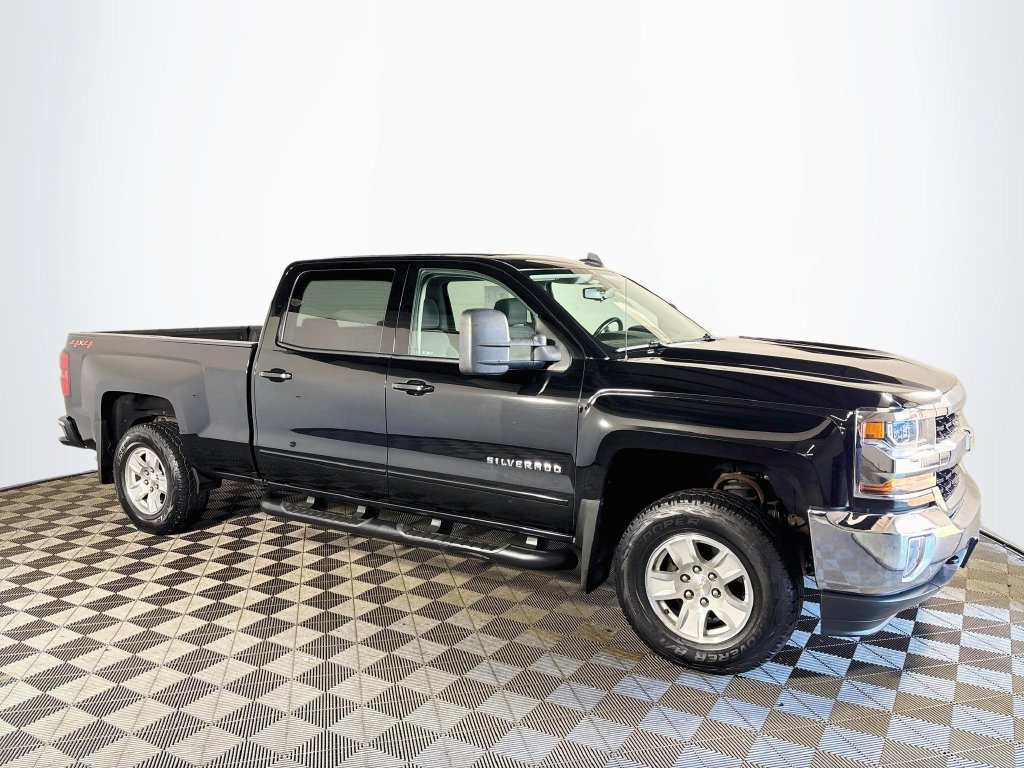 Used 2018 Chevrolet Silverado 1500 LT w/ All Star Edition AWD/4WD image 4