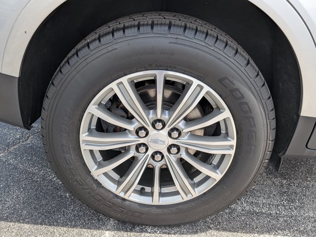 Certified 2017 Cadillac XT5 Luxury w/ Driver Awareness Package AWD/4WD image 10