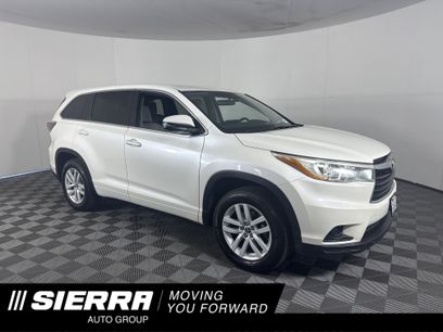 Used 2016 Toyota Highlander LE