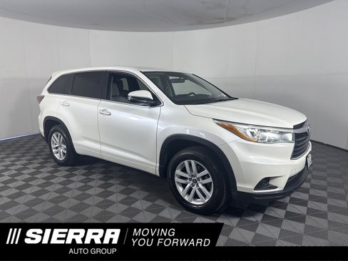 Used 2016 Toyota Highlander LE image 1
