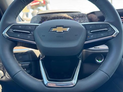 New 2025 Chevrolet Suburban Premier AWD/4WD image 18