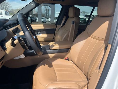 Certified 2024 Land Rover Range Rover SE image 30
