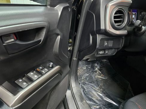 Used 2023 Toyota Tacoma SR5 AWD/4WD image 14