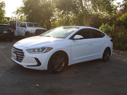 Used 2018 Hyundai Elantra SEL FWD image 3
