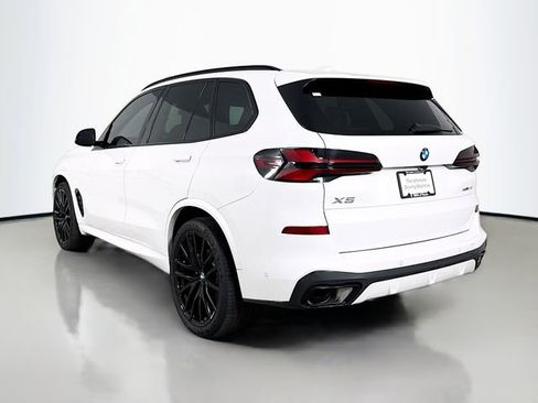 Used 2024 BMW X5 xDrive40i w/ M Sport Package image 5