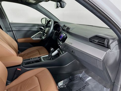 Used 2020 Audi Q3 2.0T Premium Plus w/ Premium Plus Package image 28