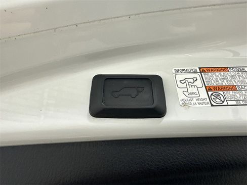 Used 2017 Toyota RAV4 XLE image 20