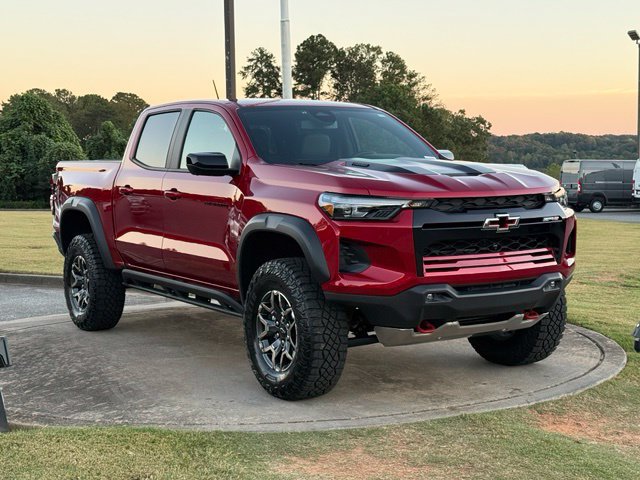 Used 2026 Chevrolet Colorado ZR2 w/ Technology Package AWD/4WD image 9