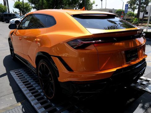 Used 2024 Lamborghini Urus S AWD/4WD image 7