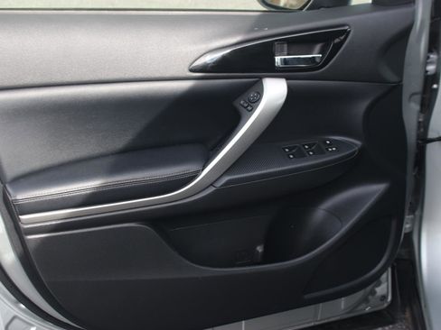 Used 2023 Mitsubishi Eclipse Cross SE image 12