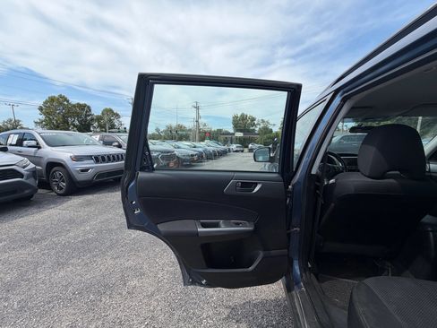 Used 2011 Subaru Forester 2.5X w/ Alloy Wheel Value Pkg AWD/4WD image 11