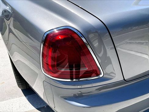 Used 2016 Rolls-Royce Ghost RWD image 26