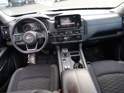 Used 2024 Nissan Pathfinder S AWD/4WD image 25