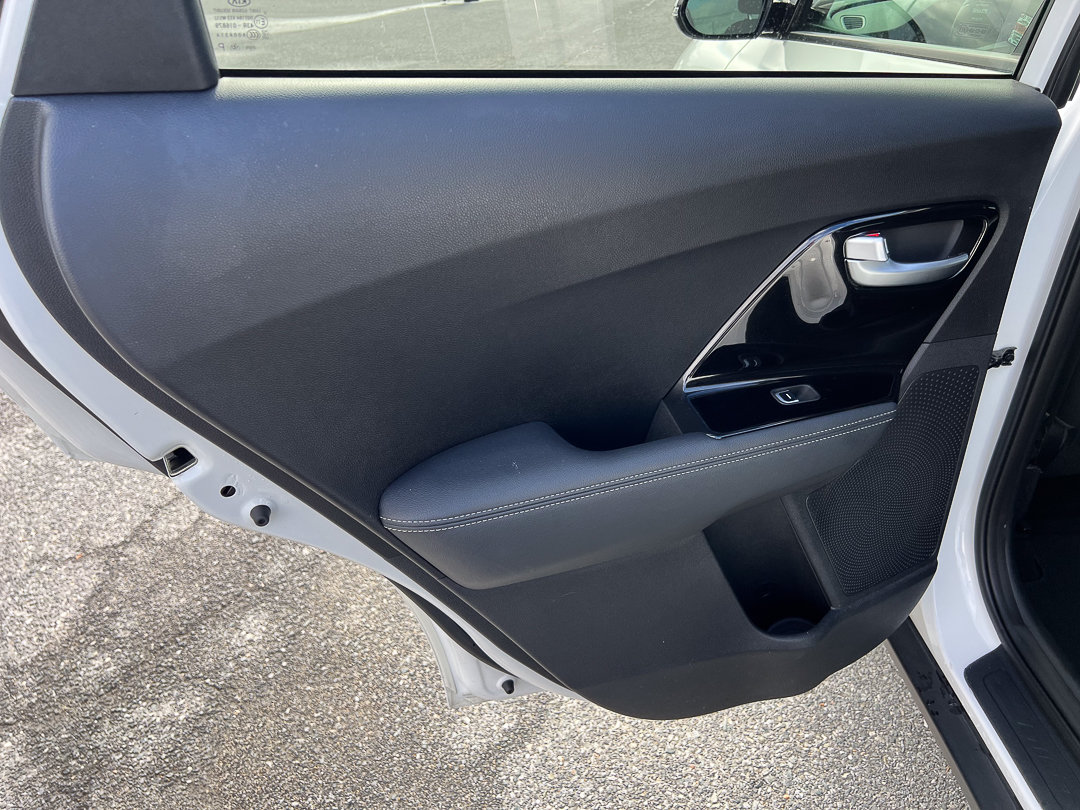 Used 2019 Kia Niro EX FWD image 26