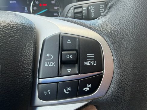 Used 2023 Ford Explorer XLT RWD image 14