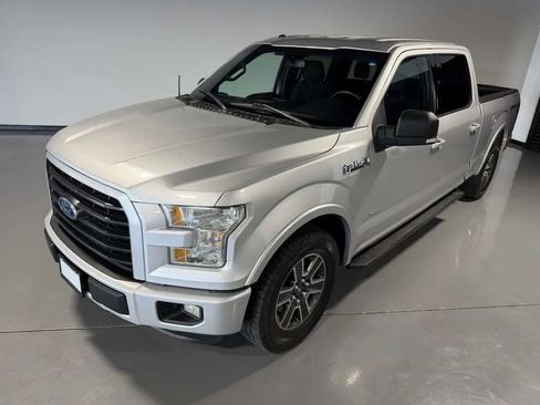 Used 2015 Ford F150 XLT w/ Equipment Group 301A Mid RWD image 4