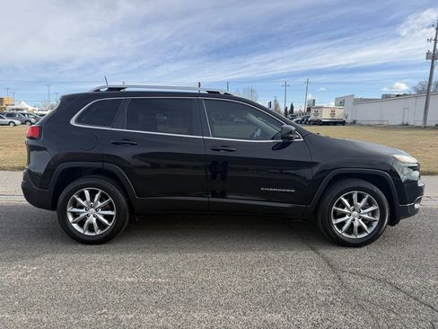 Used 2018 Jeep Cherokee Limited image 7