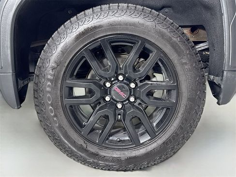 Used 2020 GMC Sierra 1500 Elevation w/ Elevation Value Package image 9