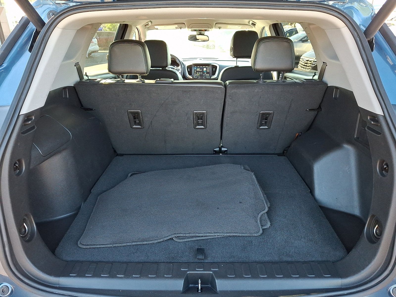 Used 2024 GMC Terrain SLT AWD/4WD image 28