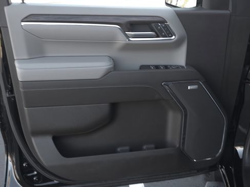 Used 2024 GMC Sierra 1500 SLT w/ SLT Premium Plus Package image 28