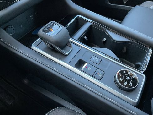 New 2026 Nissan Pathfinder SL image 39