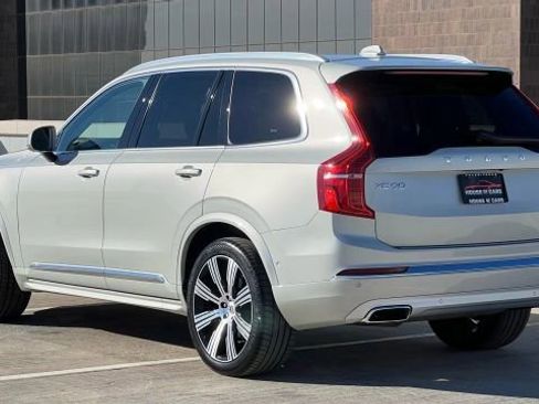 Used 2021 Volvo XC90 T6 Inscription w/ Protection Package Premier image 9