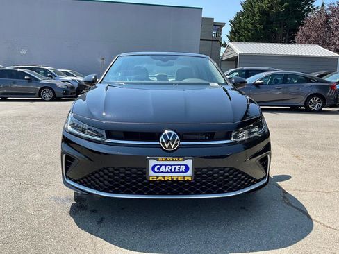 New 2026 Volkswagen Jetta SE FWD image 3