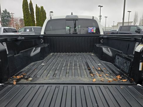 Used 2022 Toyota Tacoma SR5 image 17