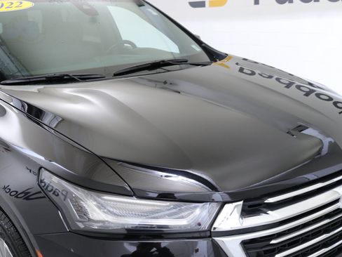 Used 2022 Chevrolet Traverse LT image 11