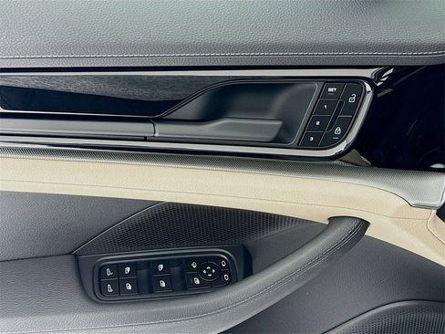 New 2025 Porsche Panamera 4 image 11