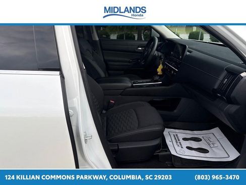 Used 2022 Nissan Pathfinder SV AWD/4WD image 39