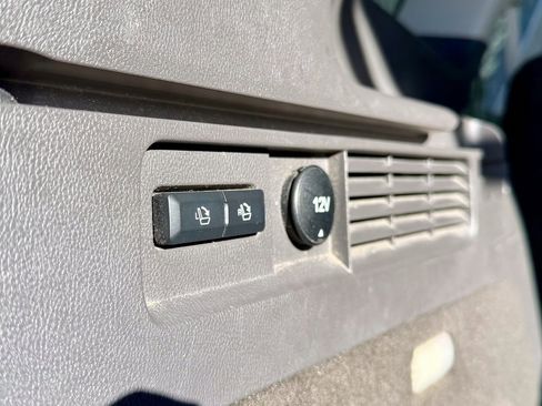 Used 2017 Lincoln MKX Reserve w/ Driver Assistance Package image 16