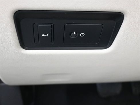 Used 2021 Jaguar F-PACE S image 21