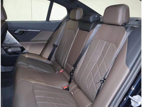 New 2027 BMW 530i xDrive AWD/4WD image 17