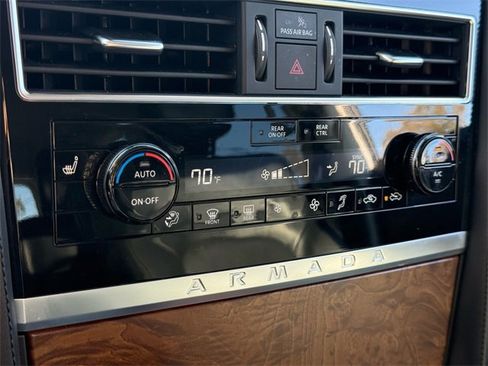 Used 2024 Nissan Armada SL w/ Captain's Chairs Package image 29