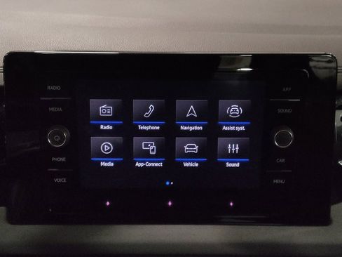 Used 2025 Volkswagen Jetta SE image 25