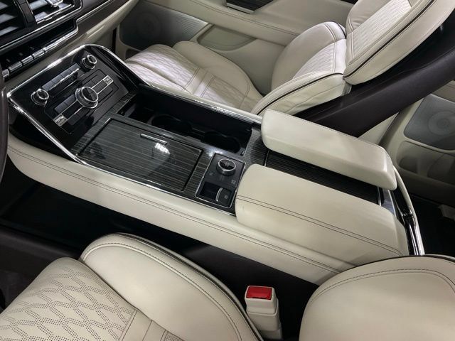 Used 2022 Lincoln Navigator L Black Label AWD/4WD image 13