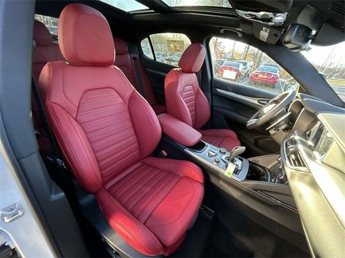 New 2025 Alfa Romeo Stelvio Sprint image 15