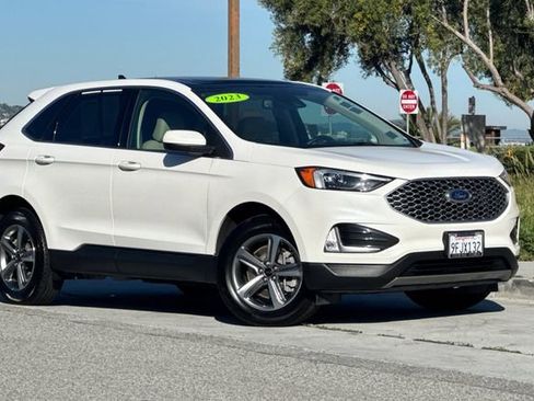 Used 2023 Ford Edge SEL w/ Convenience Package image 2