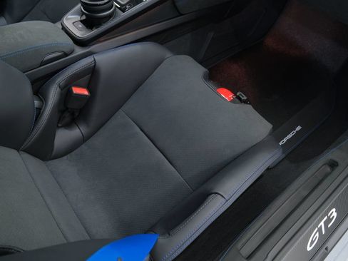 Used 2026 Porsche 911 GT3 RWD image 18
