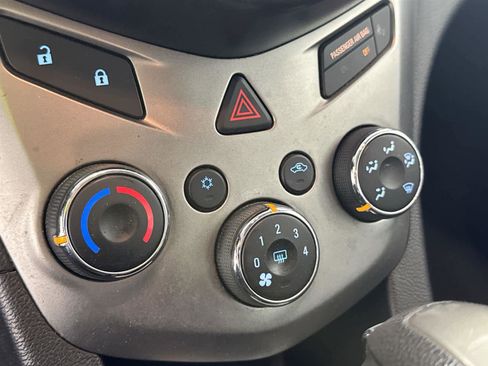 Used 2015 Chevrolet Sonic LT image 18