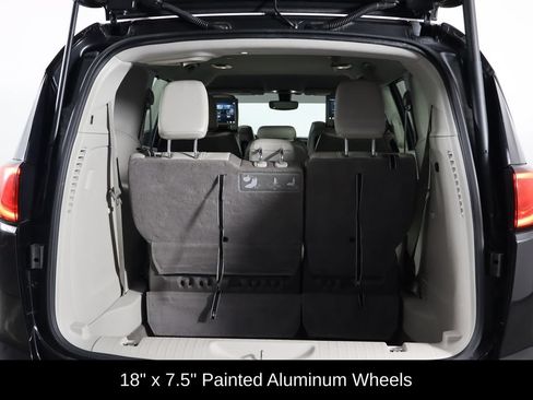 Used 2018 Chrysler Pacifica Touring-L Plus w/ Tire & Wheel Group FWD image 19