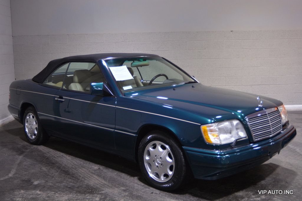 Used 1995 Mercedes-Benz E 320 Convertible image 1